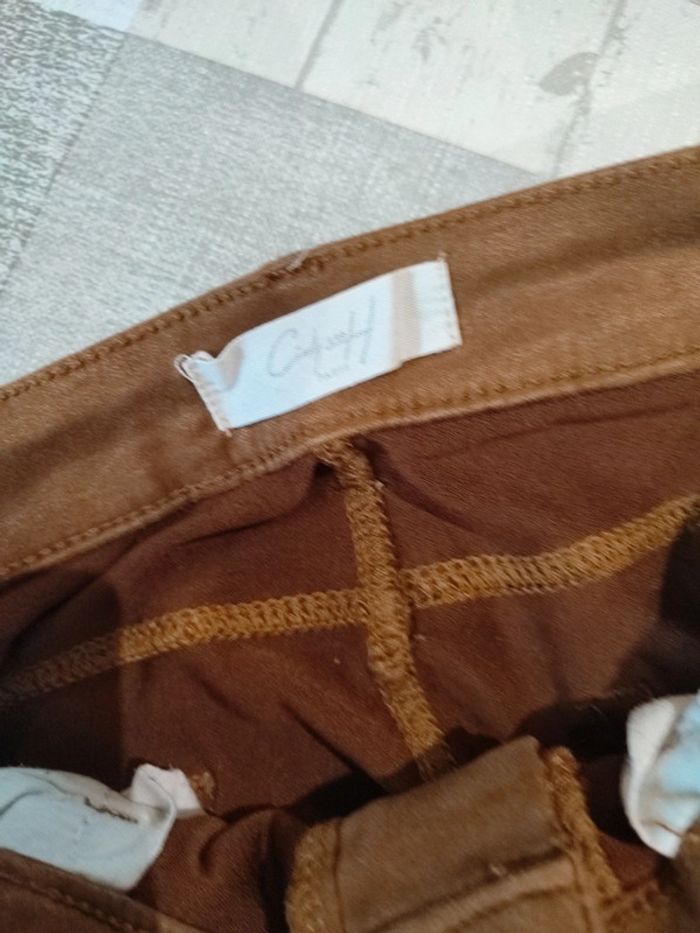 Pantalon de couleur marron - photo numéro 6