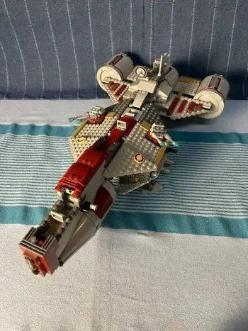 Lego Star Wars 7964 Fregate de La Republique sans figurine