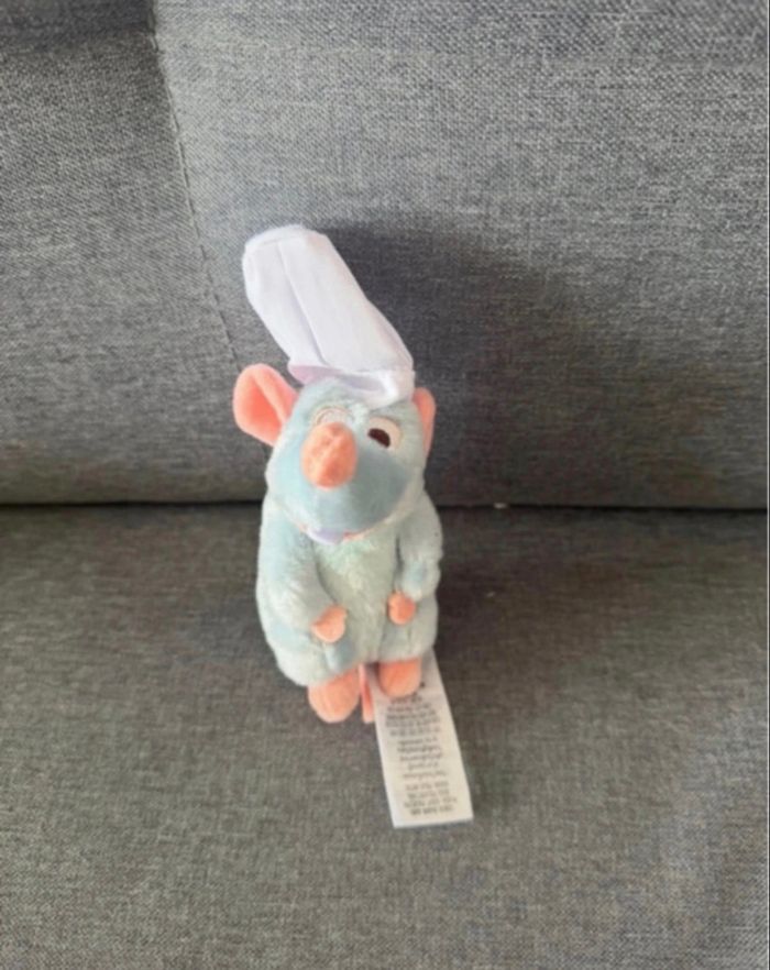 Peluche aimantée Remy Disneyland Paris ratatouille Disney pixar