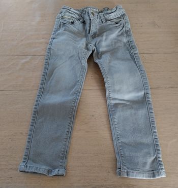 Jean fille 4ans en très bon état
