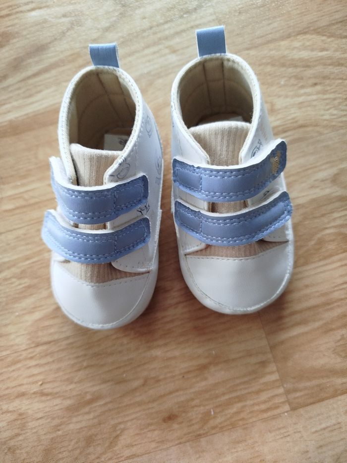 Chaussures bébé taille 6/9 mois