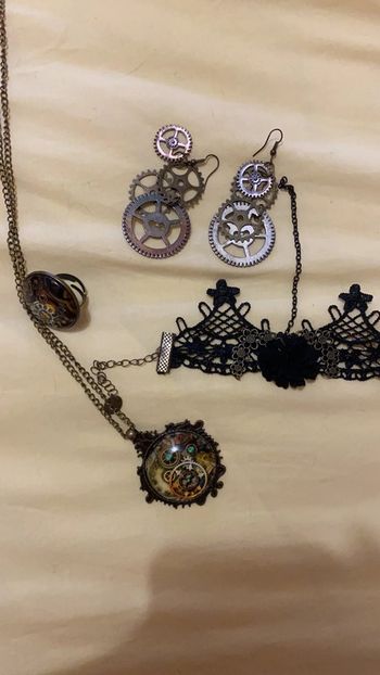 Bijou style vintage punk