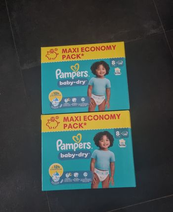 Lot de 2 cartons t8 pampers