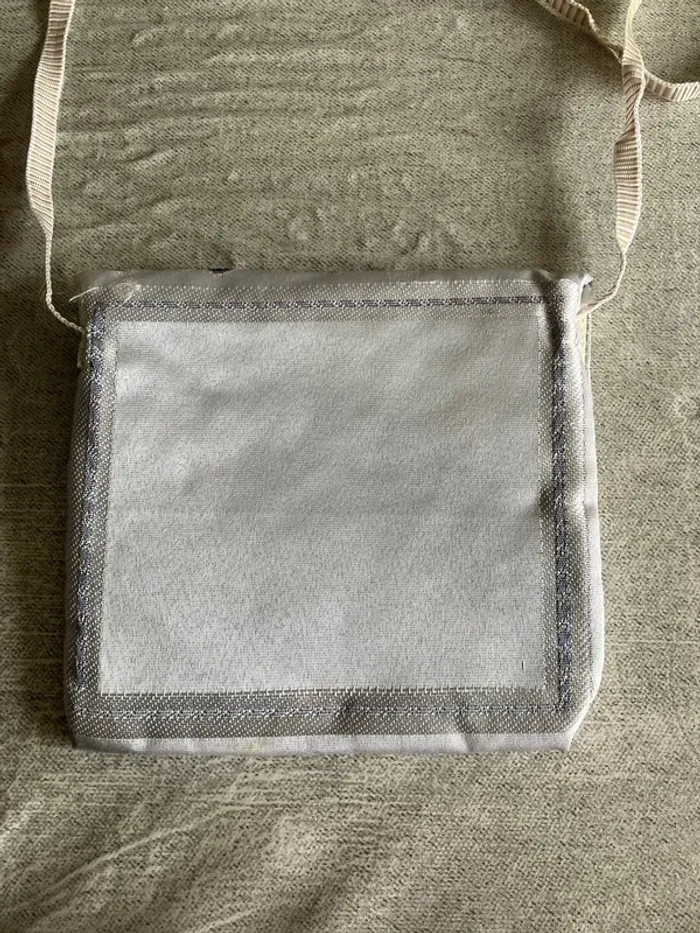 Pochette fleurie bleu – fermeture scratch - photo numéro 5