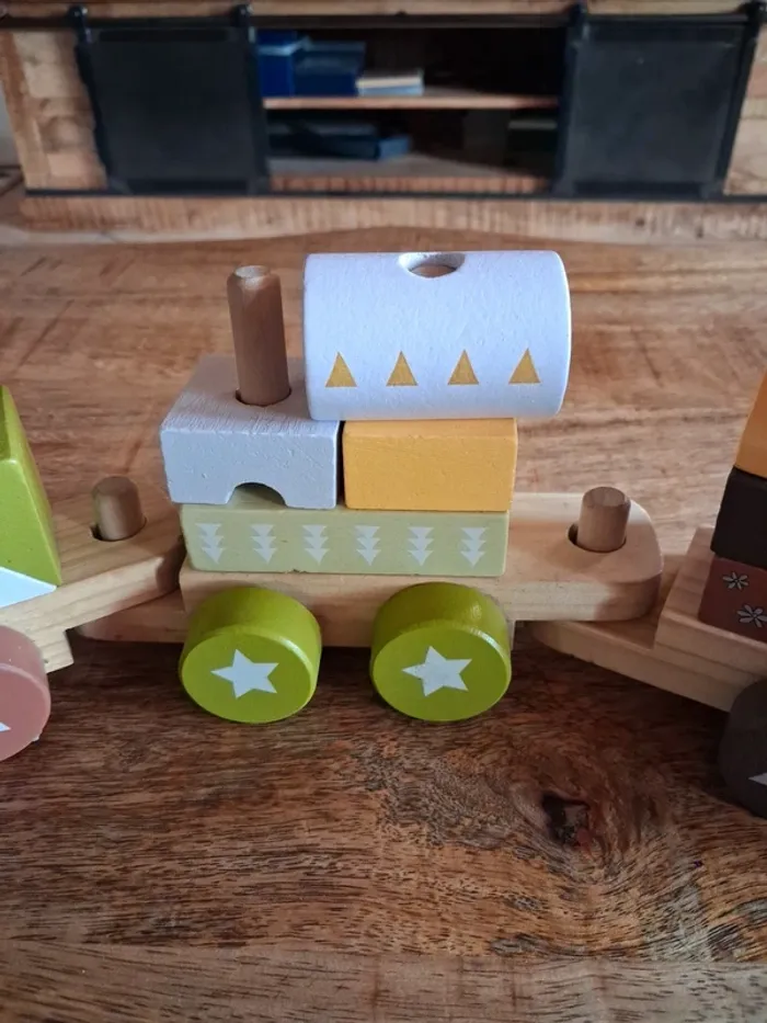 Train en bois pour enfant - photo numéro 5
