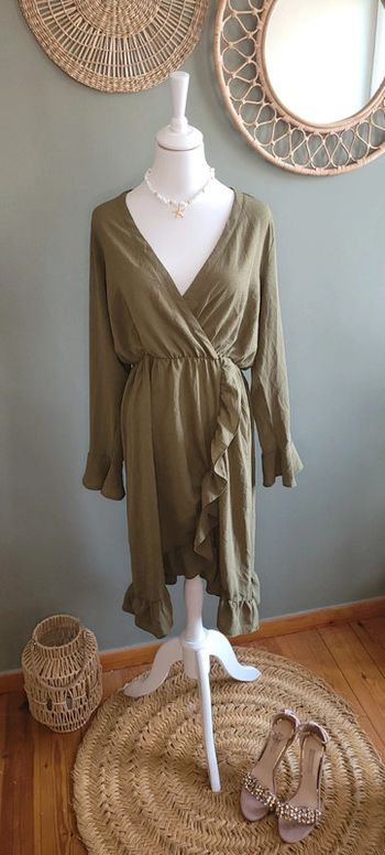 Jolie robe fluide kaki True Spirit Taille L Parfait état