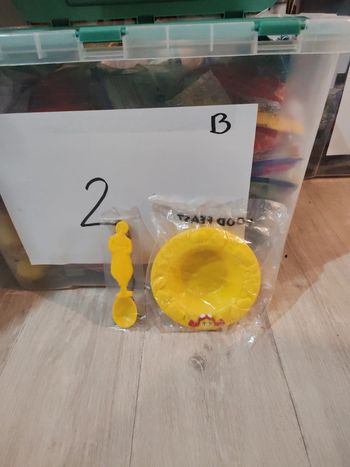 Figurine McDonald's food feast..