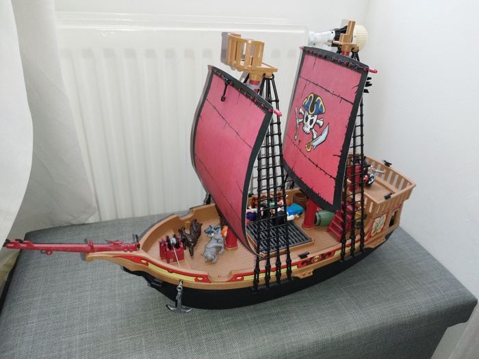 Bateau pirate playmobil