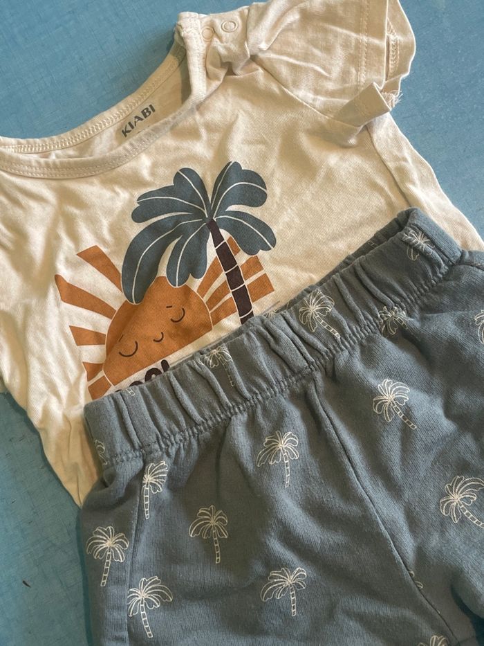 T-shirt + short bébé - photo numéro 2