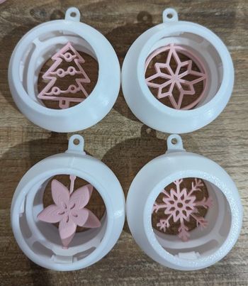 Boules de Noël en plastique