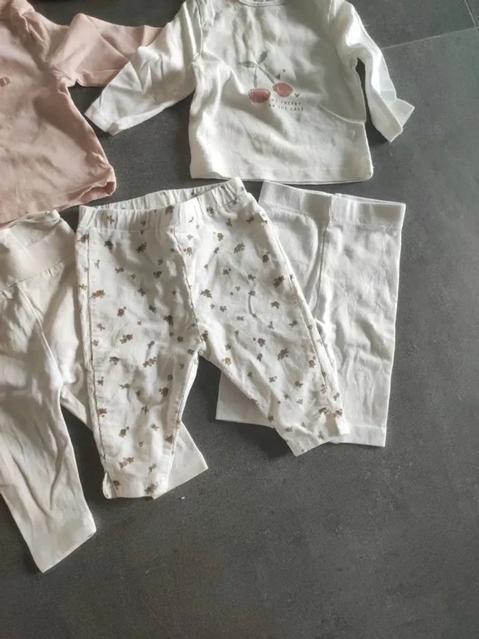 Lot bébé 1 mois fille - photo numéro 6