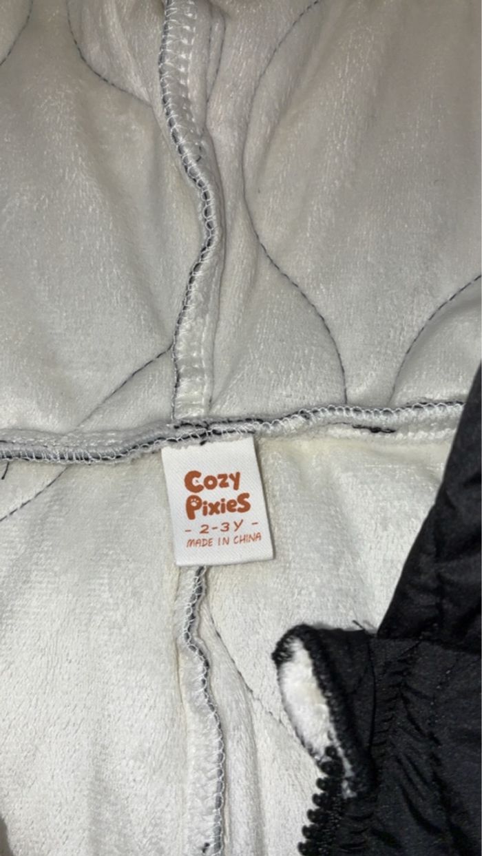 Combinaison neuve sans étiquette taille 2-3 ans