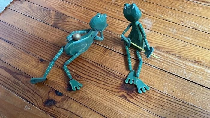 Lot de 2 grenouilles en bois à poser