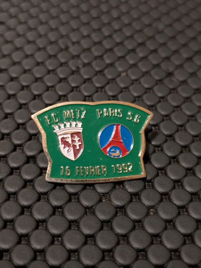 Pin's Football Paris PSG Fc Metz 1992