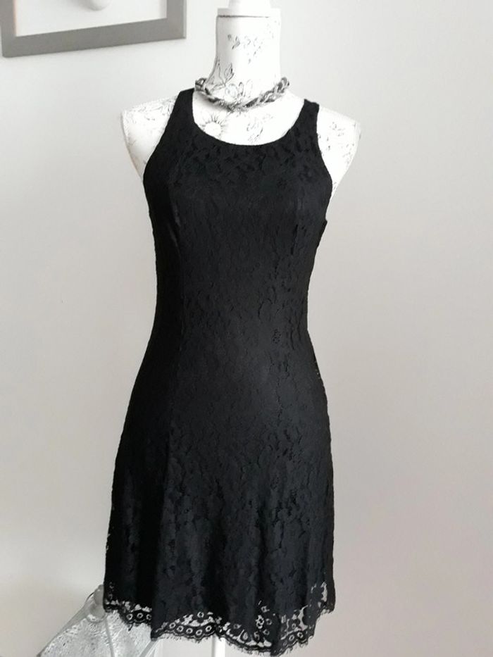Robe dentelle H&M taille 36 - photo numéro 3