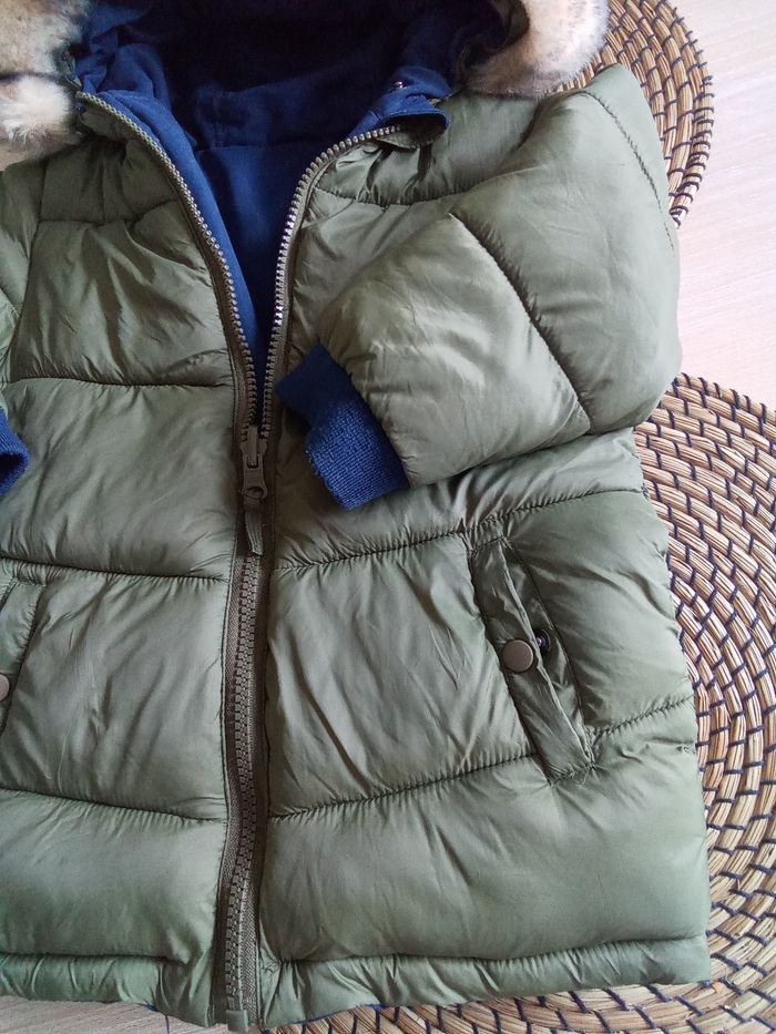 Doudoune réversible kaki/marine avec capuche fourrée Vertbaudet taille 3 ansu - photo numéro 4