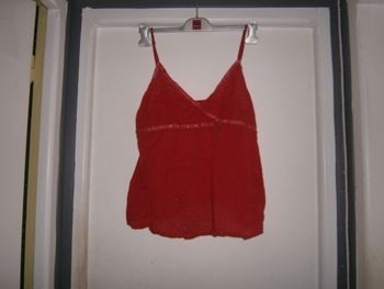 Lots, de petit haut, un rouge, et un fuchsia