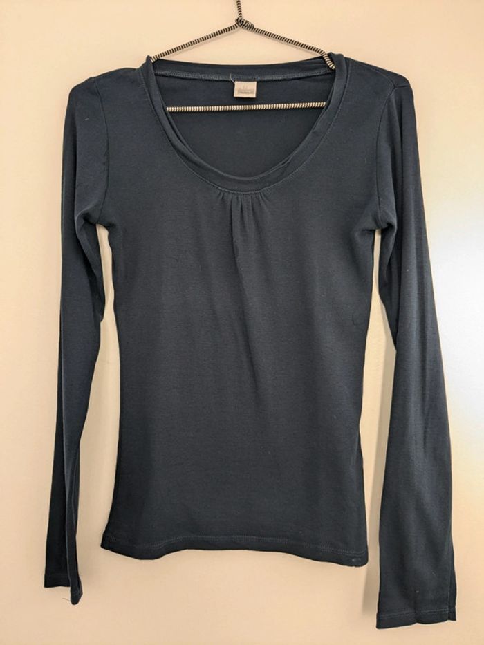 Top à manches longues col rond bleu marine Camaieu taille 1 / 36 en très bon état