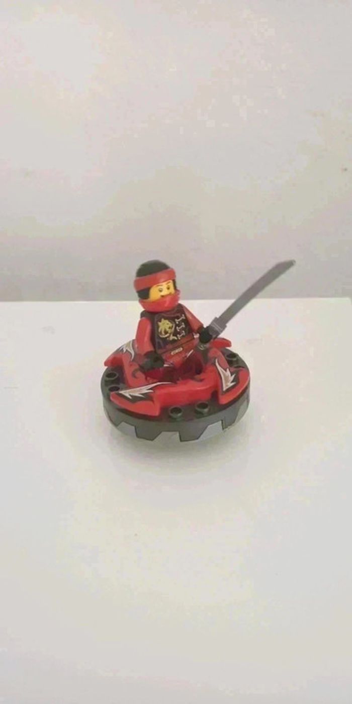 Lego figurine Ninjago avec toupie Lego - photo numéro 5