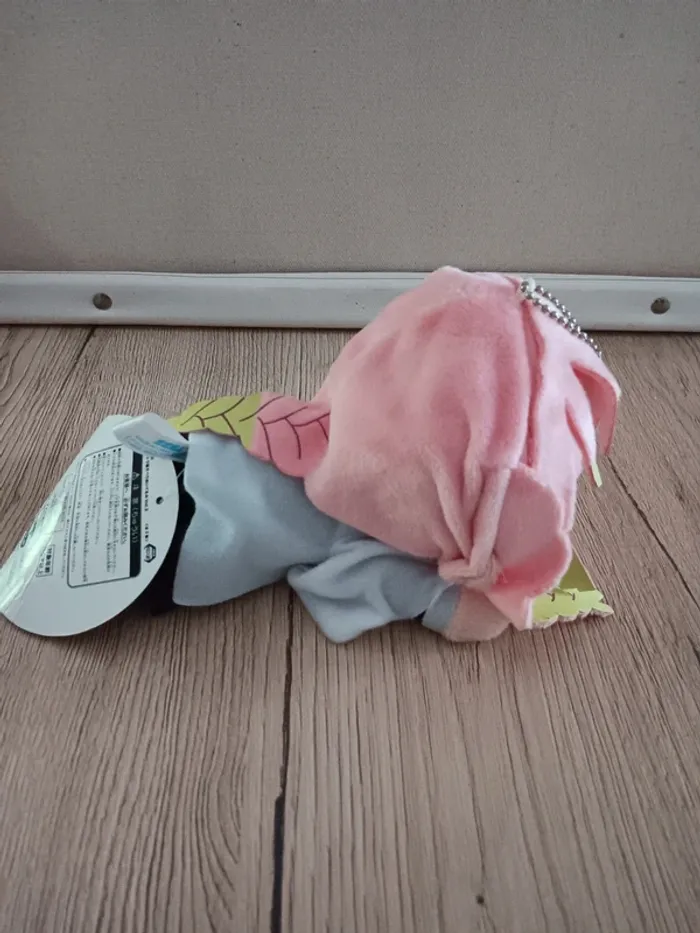 Peluche strap allongée mitsuri demon slayer kimetsu no yaiba - photo numéro 4