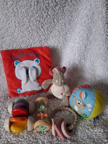 Lot pour bébé 1er âge - plusieurs marques