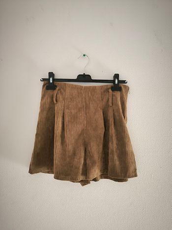 Short en velours marron taille haute