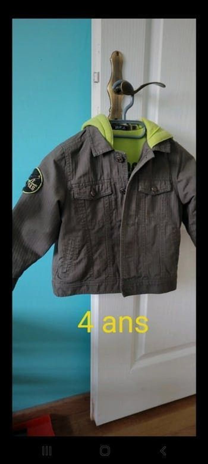 Joli Veste garcon à capuche 4ans