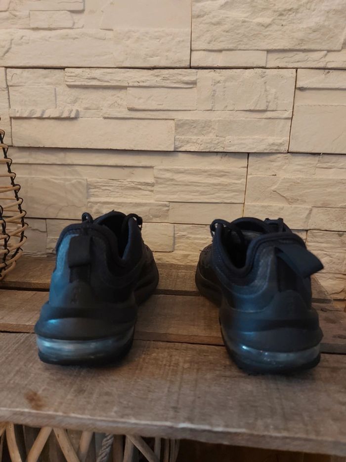 Basket Nike Air max Axis noir P30 bon état - photo numéro 5