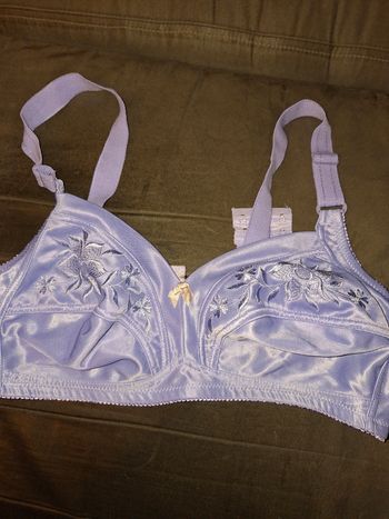 Soutien-gorge lilas satiné brodé - 110D - État impeccable