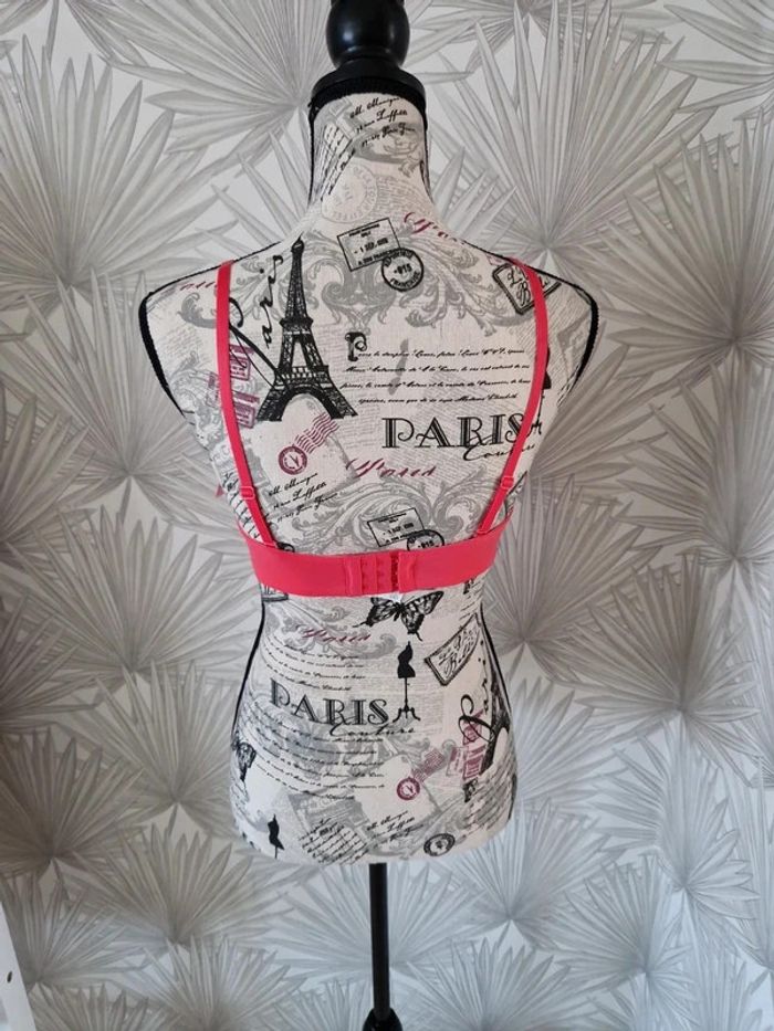 Joli soutien gorge neuf taille 85C - photo numéro 2