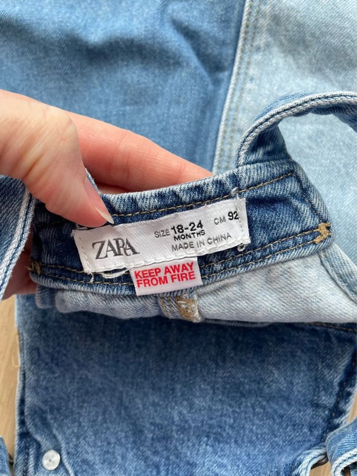 Robe salopette en jean bi colore bleu bébé fille 18 24 mois Zara - photo numéro 3