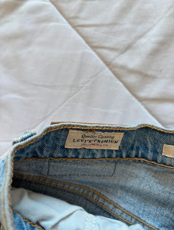 Short Levi’s Ribcage mini court W27 taille haute 36/38 S/M effet frangé imprimé logo bleu clair - photo numéro 6