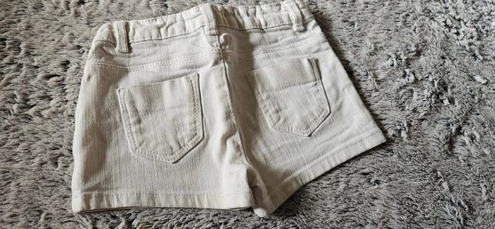 short jean blanc zara - photo numéro 2