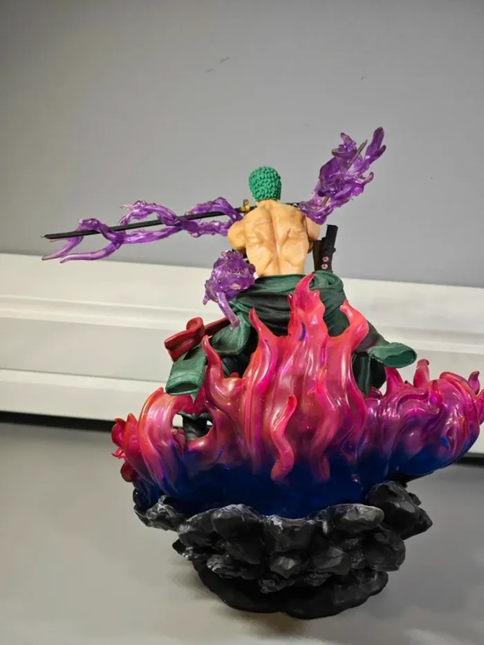 Figurine One Piece : Zorro 28cm neuve sans boîte - photo numéro 5