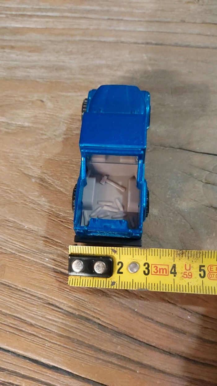 Jeep Chrysler bleue - photo numéro 9