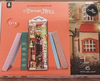 Booknook parisian alley