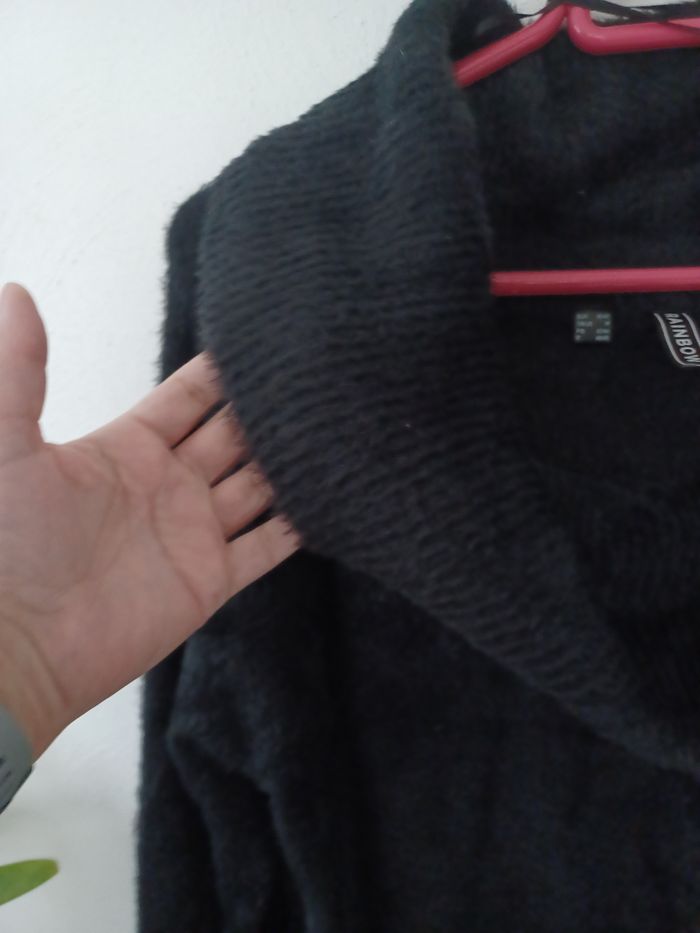 Pull Rainbow à col style carmen coloris noir taille 40/42 en parfait état. - photo numéro 2