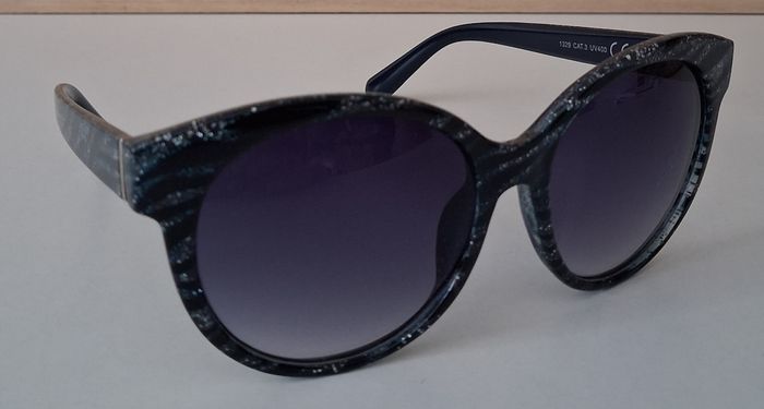 Lunettes de soleil noires zébrées argentées - photo numéro 2