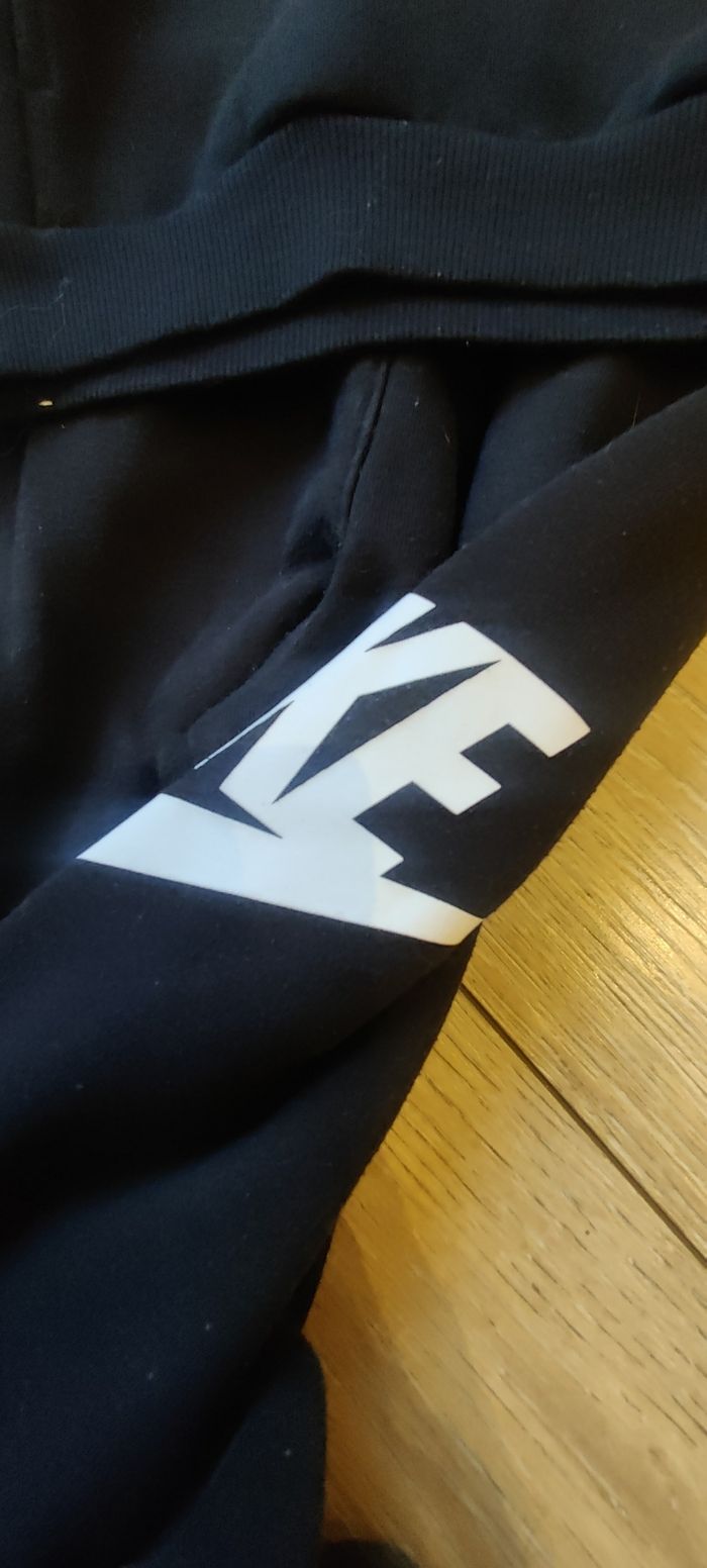 Survêtement Nike taille 6 ans - photo numéro 6