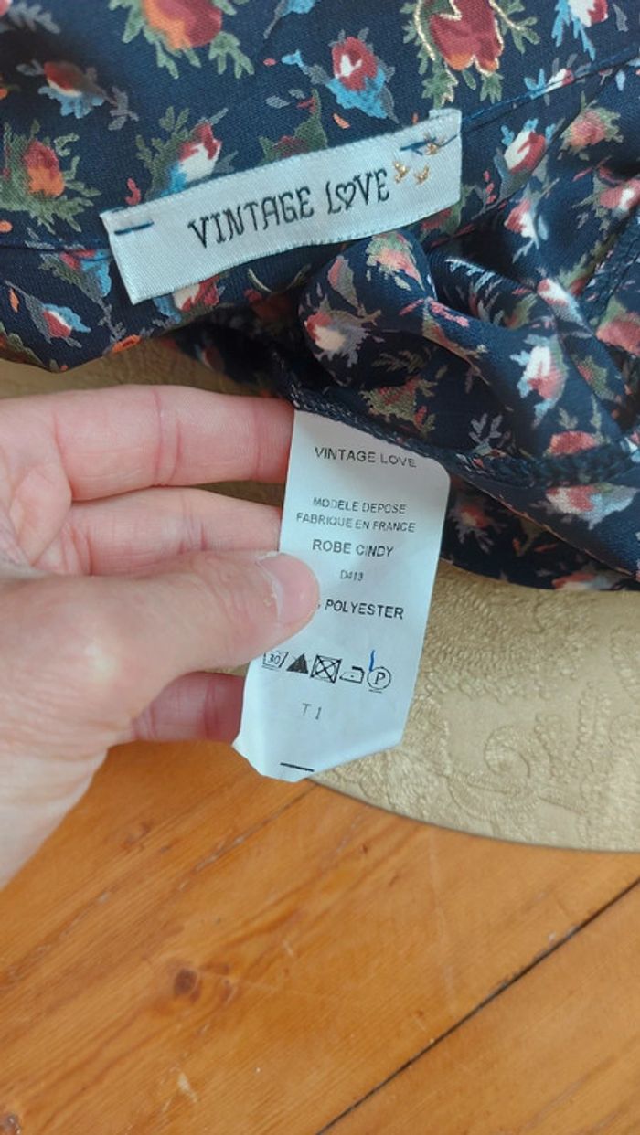 Robe marine- légère- col V- motif fleuri/ vintage love taille S/36 - photo numéro 7