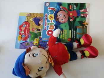 lot oui-oui peluche et livres