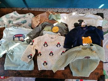 Lot de 9 pull bebe garçon 6/9 mois