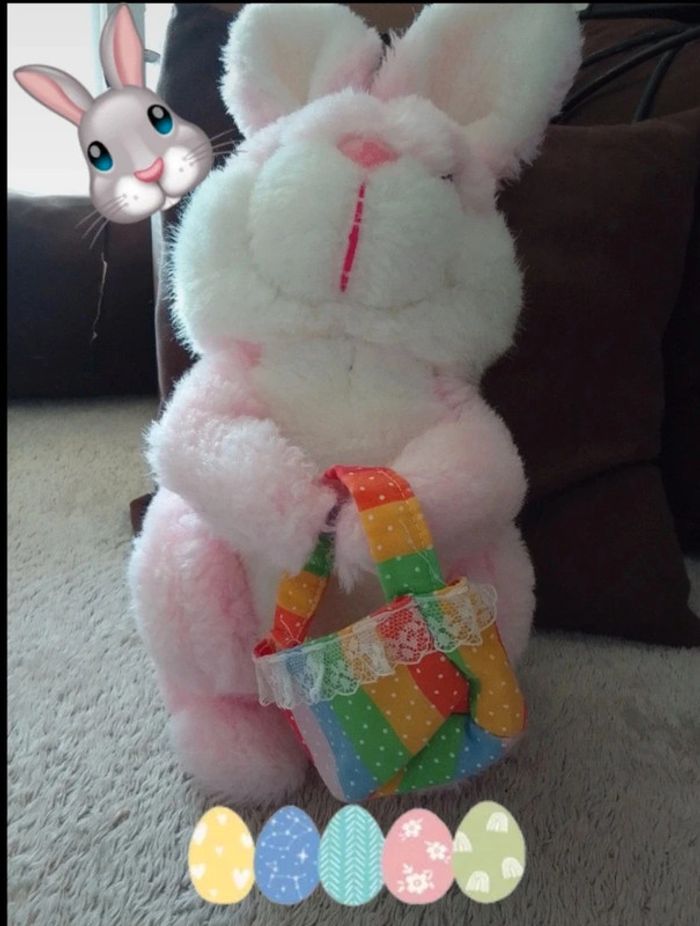 Peluche lapin avec son panier tbe