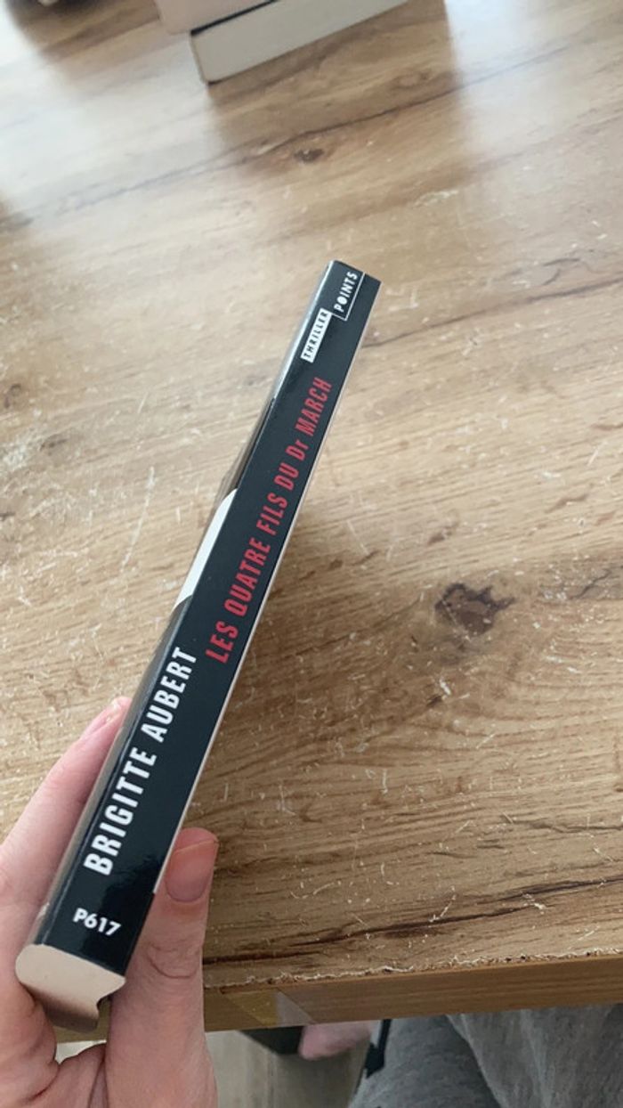 Les quatre fils du Dr March de Brigitte Aubert - photo numéro 4