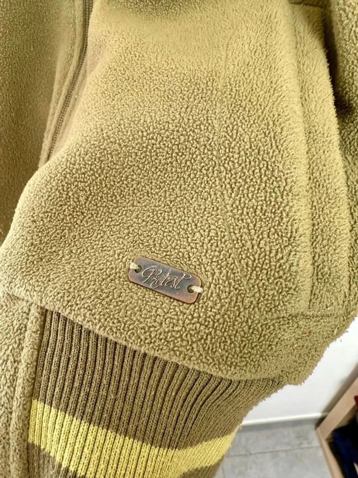 Gilet polaire Protest femme taille L avec grande broderie idéal ski - photo numéro 7