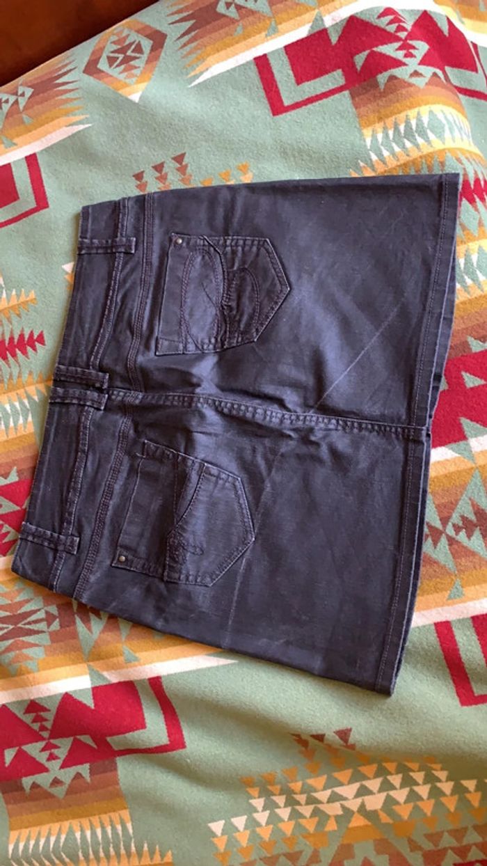 Jupe noire - photo numéro 2