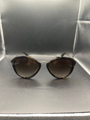 Lunette de soleil  prada