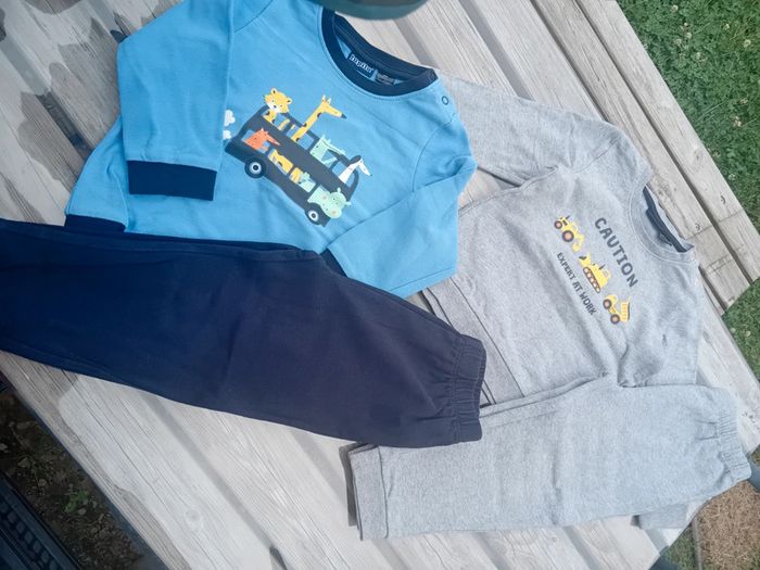 Gros lot de 48 vêtements garçon 23/24 mois 2 ans - photo numéro 11