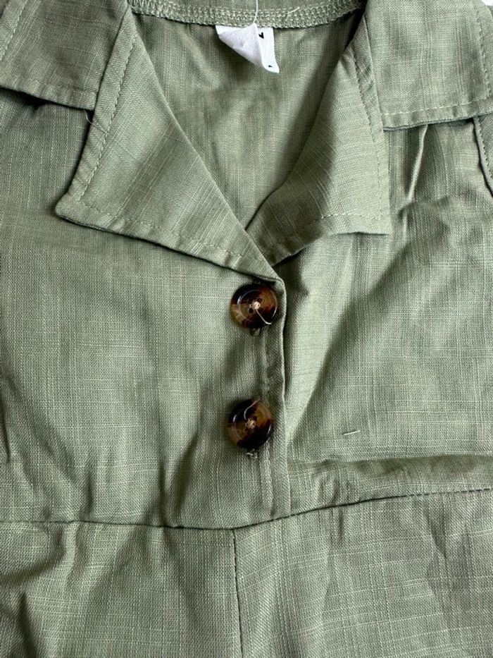 Combishort avec ceinture kaki Shein taille 9-12 mois - photo numéro 2