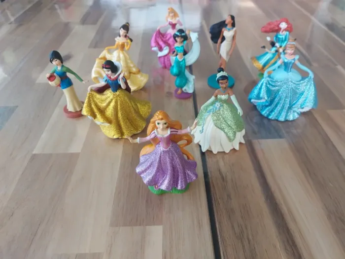 Lot de 10 figurines Princesses Disney